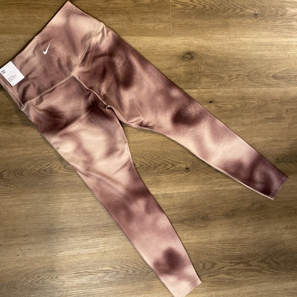 Nike One Legging - Picture 6 of 11